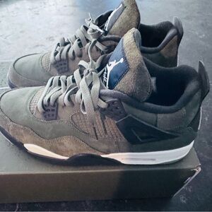 2023
Air Jordan 4 Retro SE Craft GS 'Olive worn